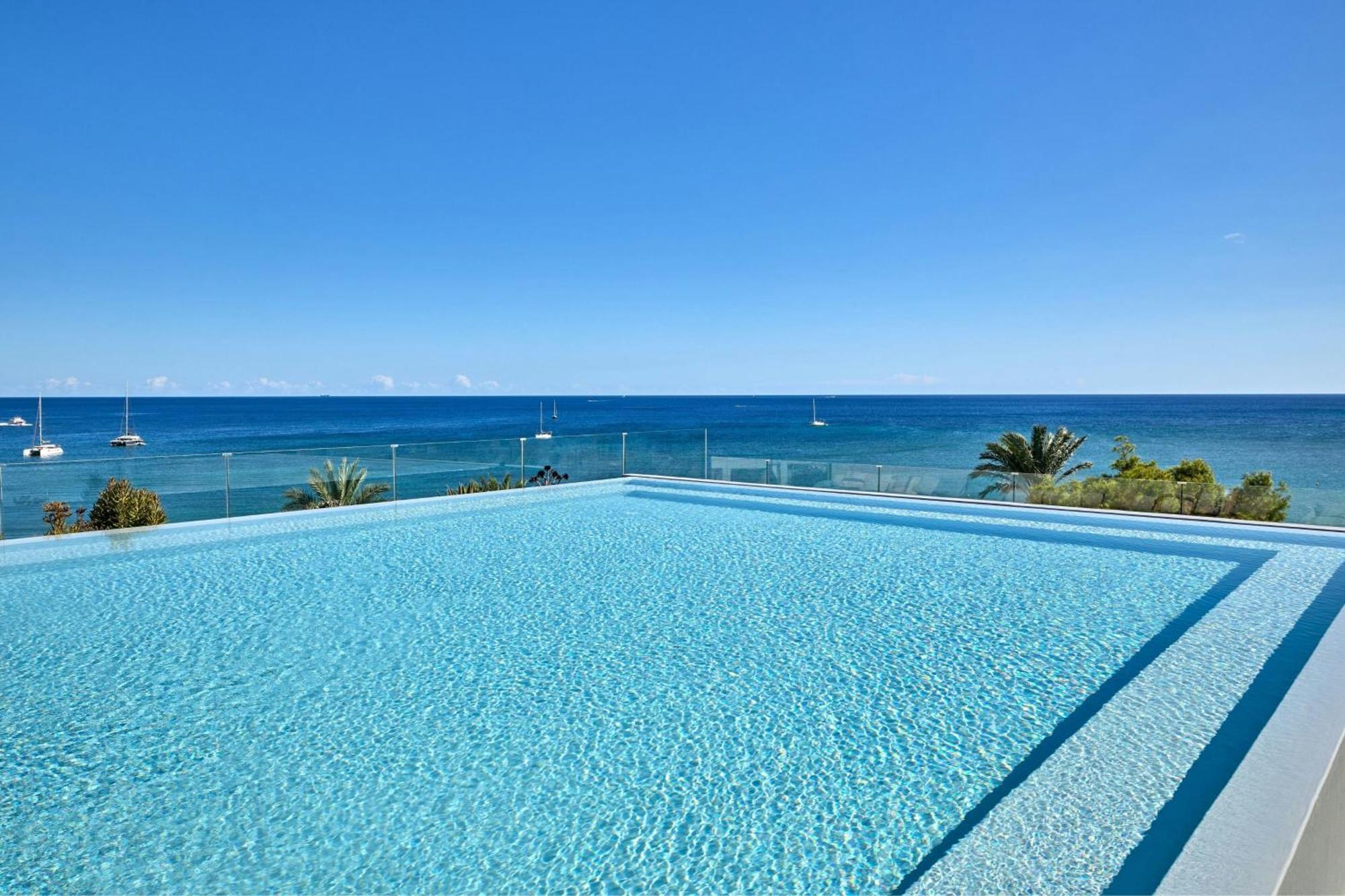 W Ibiza Santa Eulária des Riu